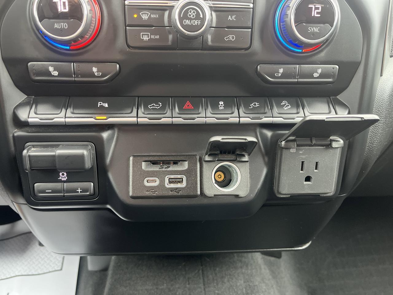 2020 Chevrolet Silverado 2500HD 2500HD LT Z71 Crew Cab 4WD Conv2Pkg All-StarEdt w/18s HtdSeats 10-WayPwrDrvrSeat TraileringMirrors Saukville WI