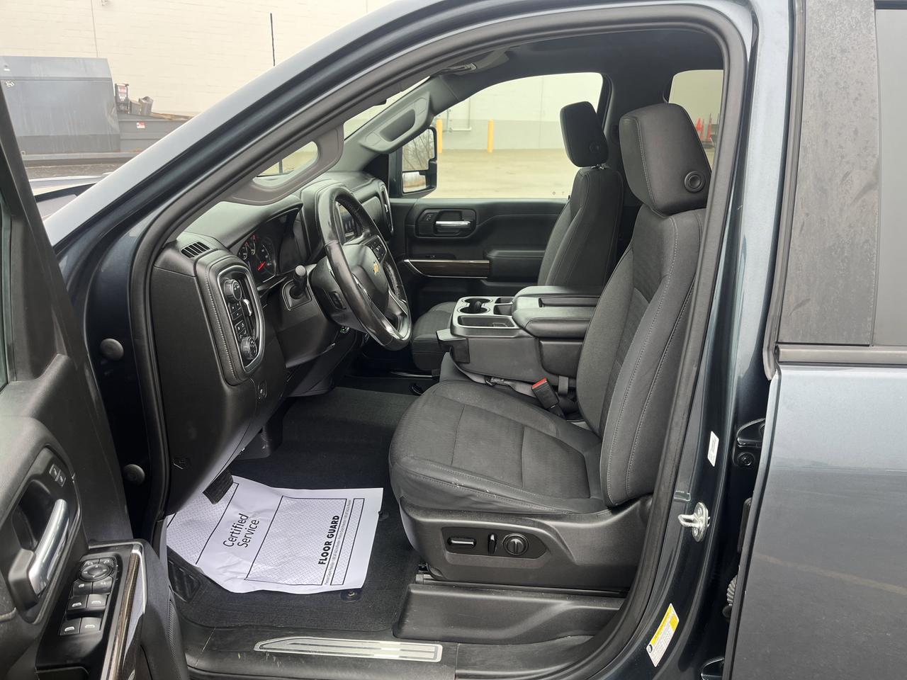 2020 Chevrolet Silverado 2500HD 2500HD LT Z71 Crew Cab 4WD Conv2Pkg All-StarEdt w/18s HtdSeats 10-WayPwrDrvrSeat TraileringMirrors Saukville WI