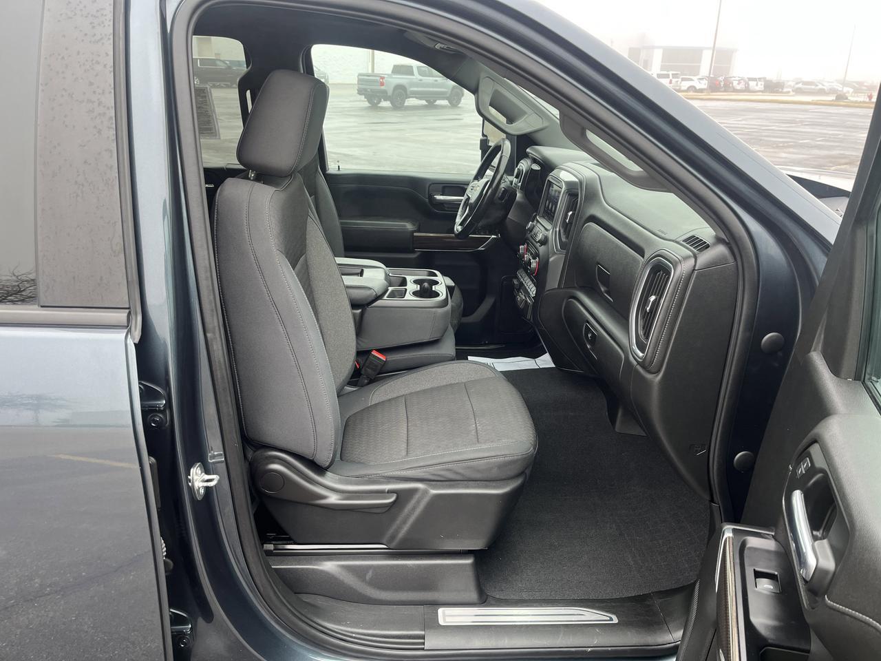 2020 Chevrolet Silverado 2500HD 2500HD LT Z71 Crew Cab 4WD Conv2Pkg All-StarEdt w/18s HtdSeats 10-WayPwrDrvrSeat TraileringMirrors Saukville WI