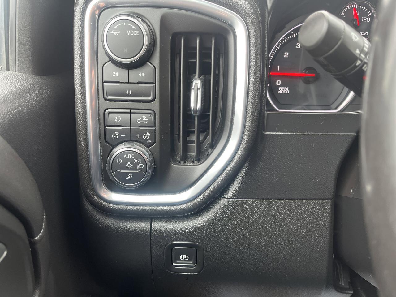 2020 Chevrolet Silverado 2500HD 2500HD LT Z71 Crew Cab 4WD Conv2Pkg All-StarEdt w/18s HtdSeats 10-WayPwrDrvrSeat TraileringMirrors Saukville WI