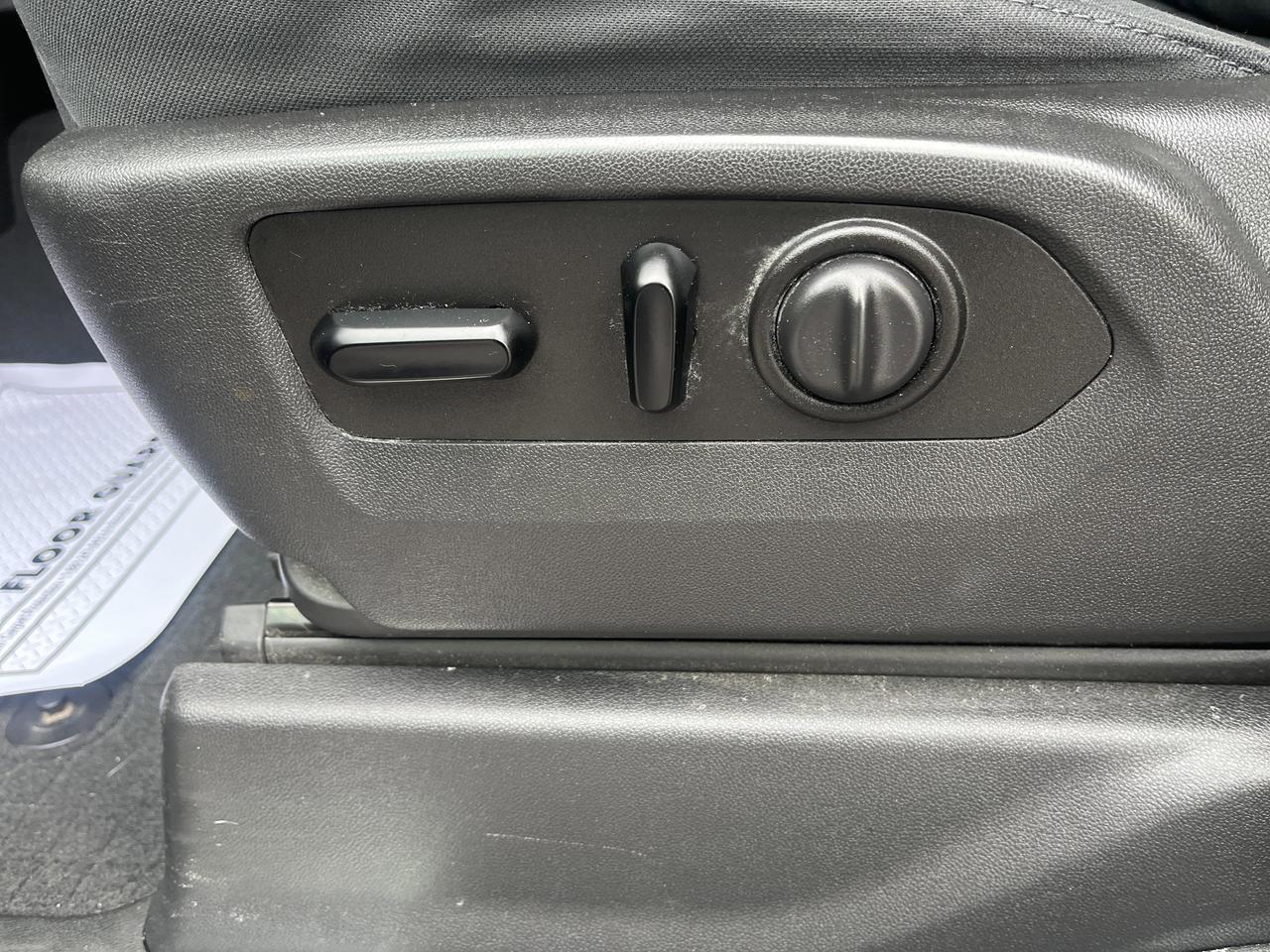 2020 Chevrolet Silverado 2500HD 2500HD LT Z71 Crew Cab 4WD Conv2Pkg All-StarEdt w/18s HtdSeats 10-WayPwrDrvrSeat TraileringMirrors Saukville WI