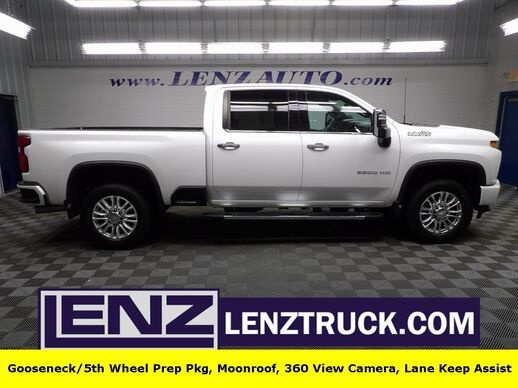 2020_Chevrolet_Silverado 2500HD_4x4 Crew Cab High Country_ Fond du Lac WI