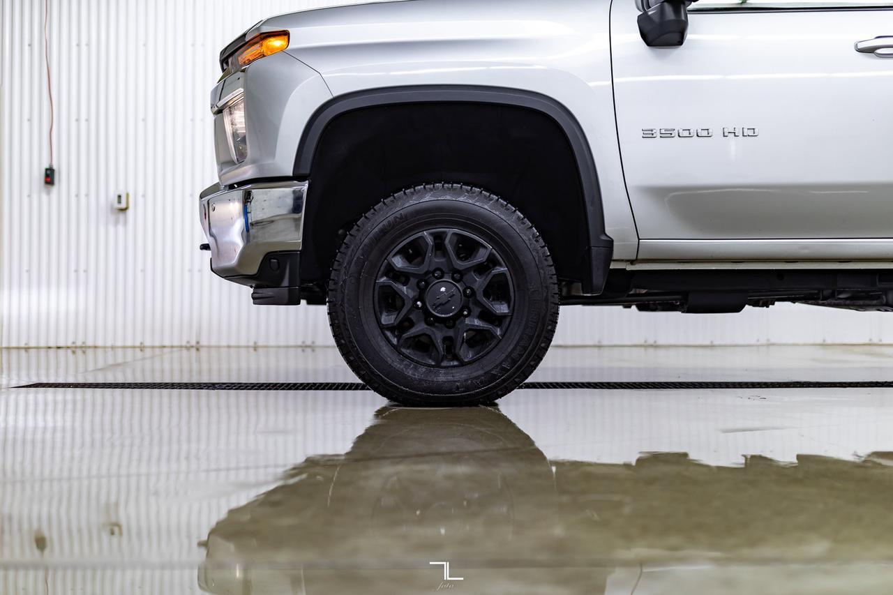 2020 Chevrolet Silverado 3500HD 4x4 Crew Cab LT Diesel Leather BCam Red Deer AB