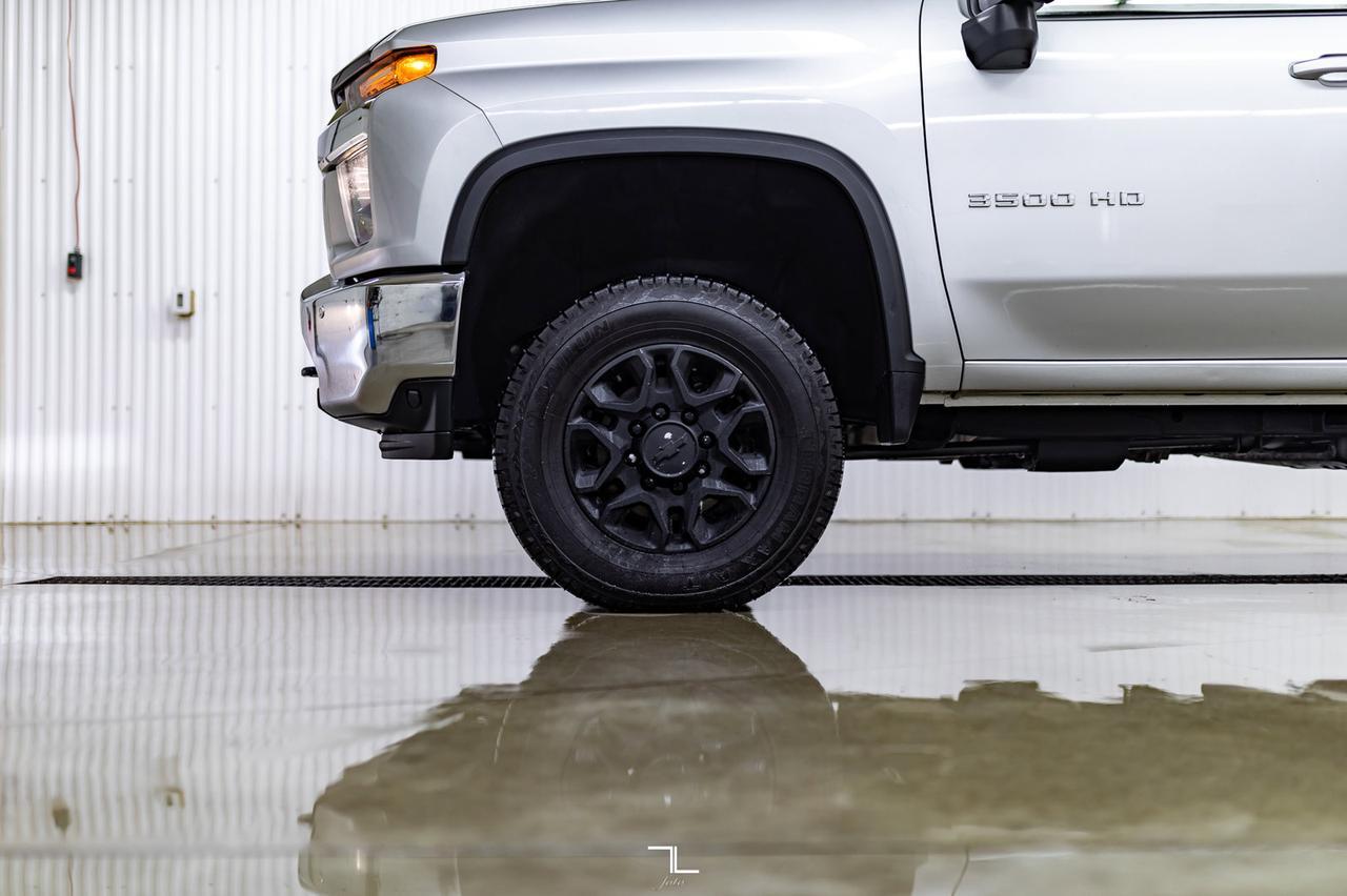 2020 Chevrolet Silverado 3500HD 4x4 Crew Cab LT Diesel Leather BCam Red Deer AB