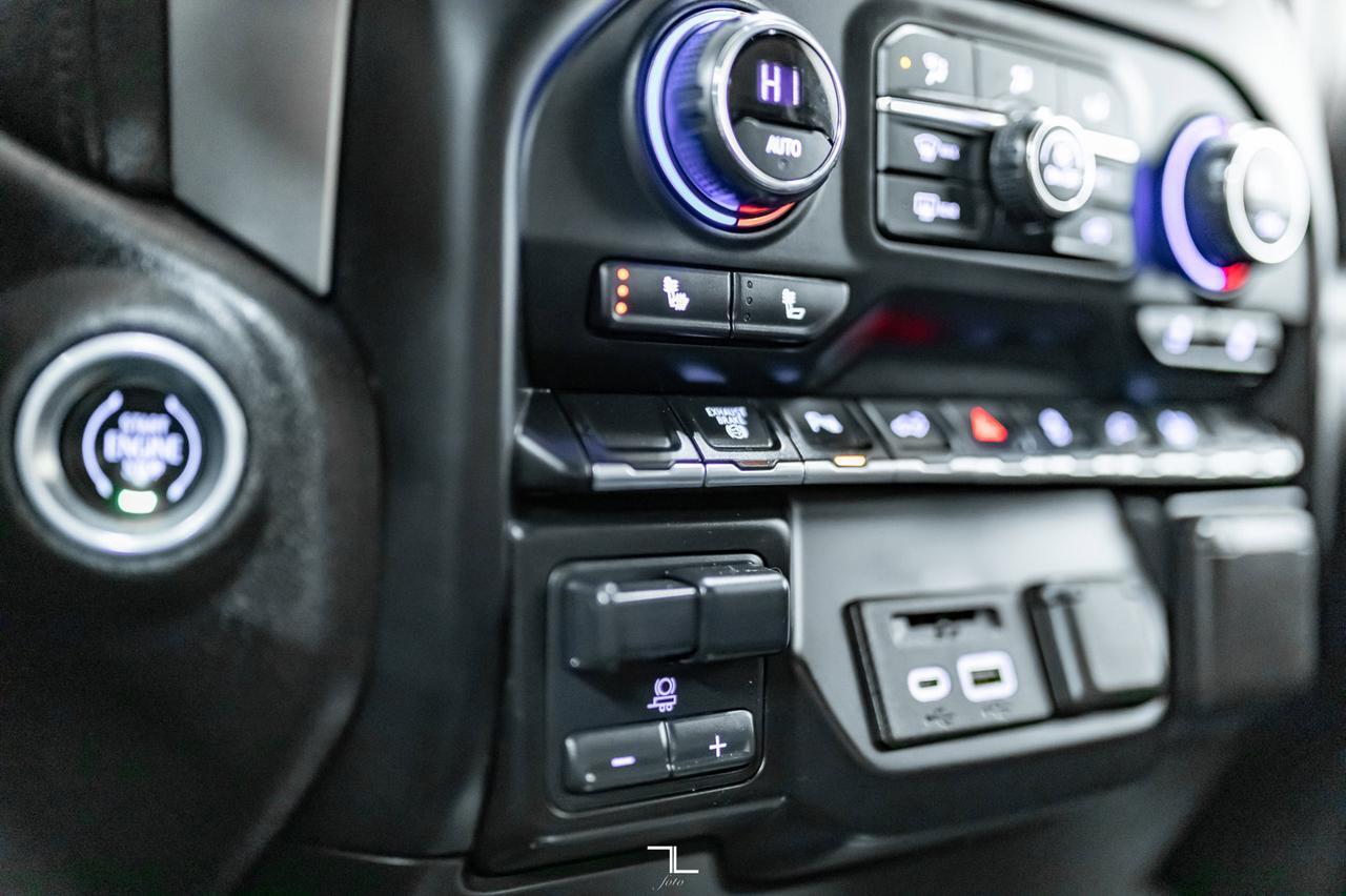 2020 Chevrolet Silverado 3500HD 4x4 Crew Cab LT Diesel Leather BCam Red Deer AB