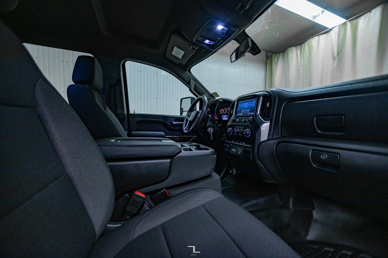 2020 Chevrolet Silverado 3500HD 4x4 Crew Cab LT Dually Deck Diesel Red Deer AB