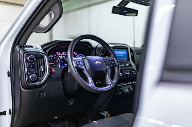 2020 Chevrolet Silverado 3500HD 4x4 Crew Cab LT Dually Deck Diesel Red Deer AB