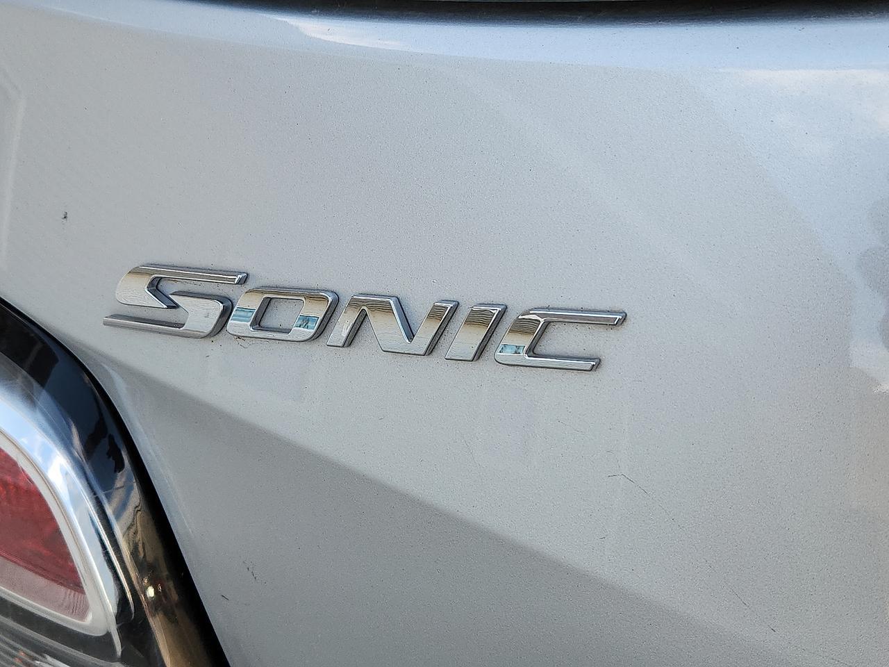 2020 Chevrolet Sonic FWD Hatchback 1FL 5-Door Lubbock TX