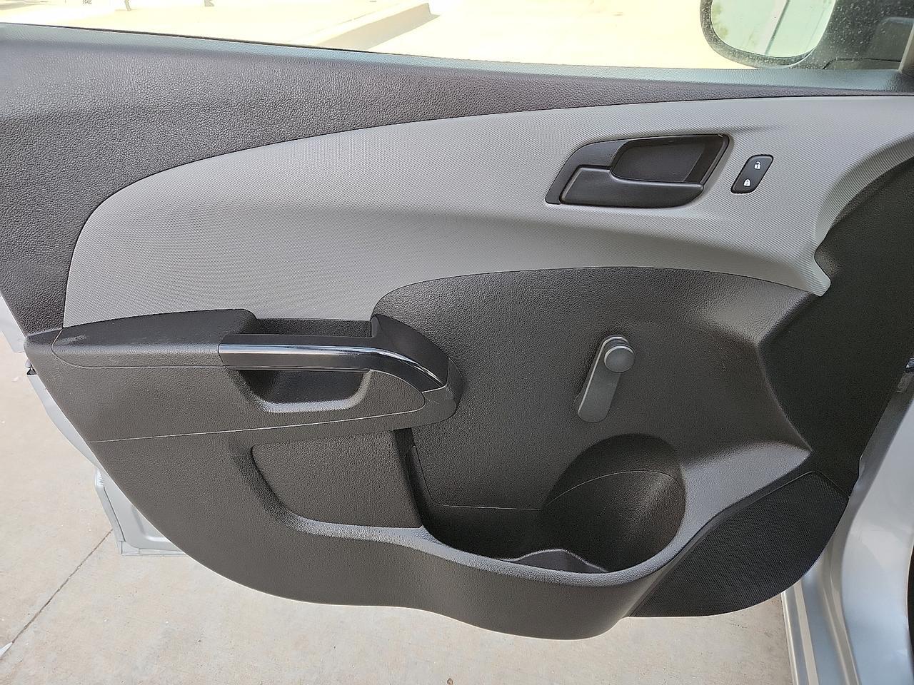 2020 Chevrolet Sonic FWD Hatchback 1FL 5-Door Lubbock TX