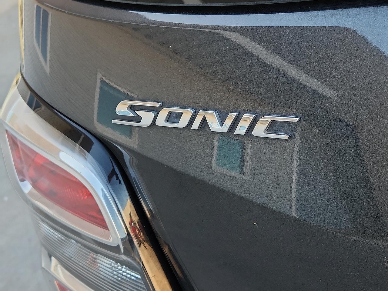 2020 Chevrolet Sonic FWD Hatchback 1FL 5-Door Lubbock TX