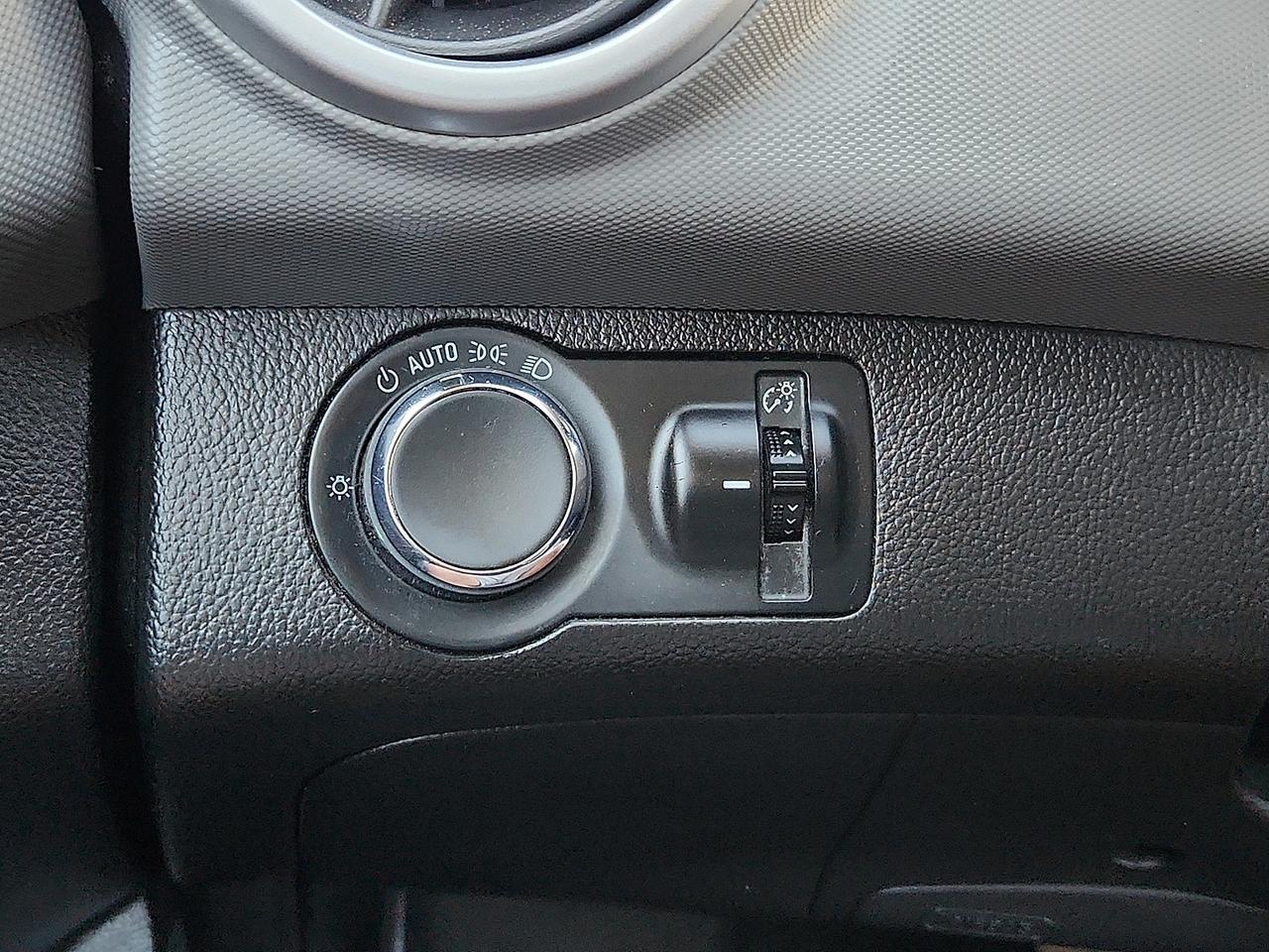 2020 Chevrolet Sonic FWD Hatchback 1FL 5-Door Lubbock TX