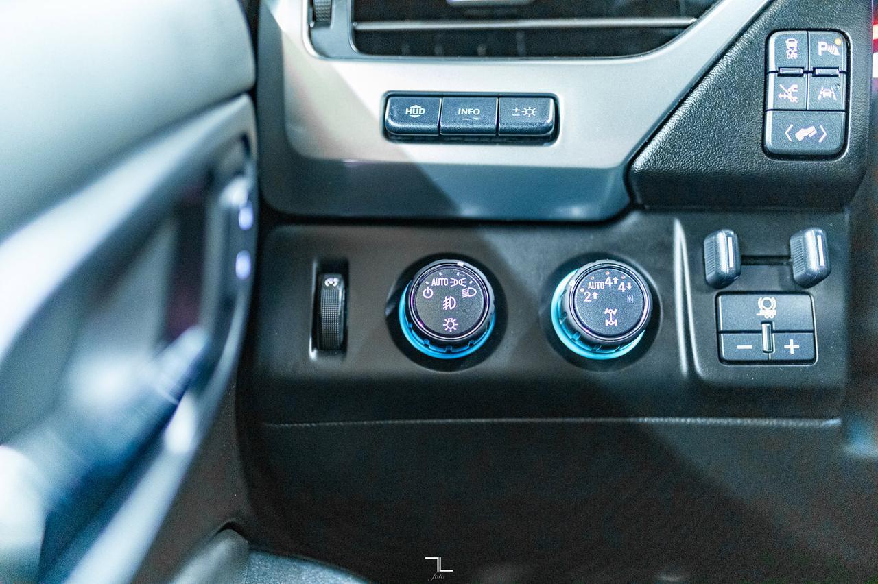 2020 Chevrolet Suburban AWD Premier Leather Roof Nav BCam Red Deer AB