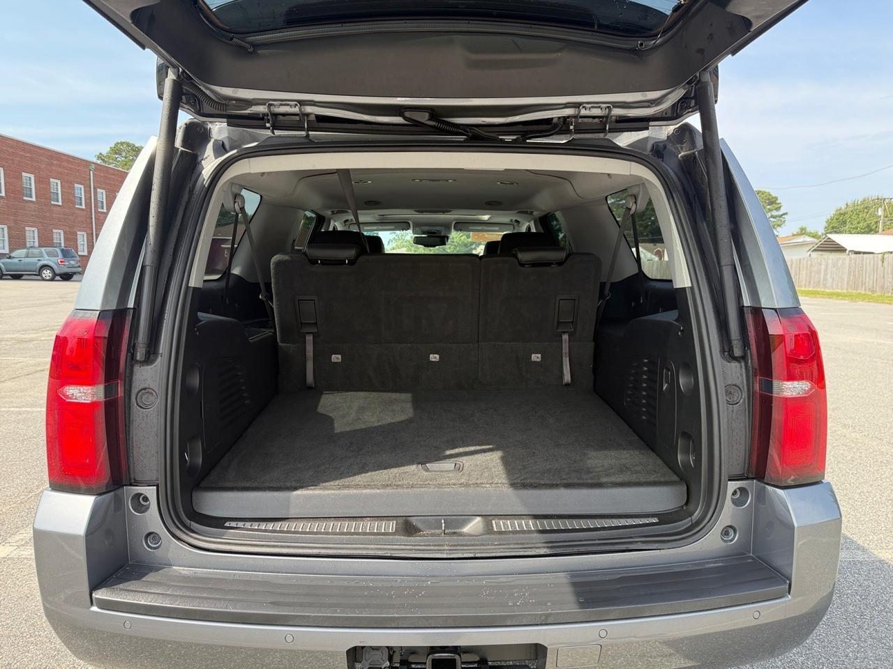 2020 Chevrolet Suburban LT, 4X4, BOSE SOUND SYSTEM, HEATED SEATS, MEMORY DRVIER SEAT, SUNROOF, BLUETOOTH, WIFI, RUNNING BOARDS, TOWING PACKAGE, THIS SUV IS LOADED WITH FEATURES AND READY FOR ITS NEXT OWNER!!!! Norfolk VA