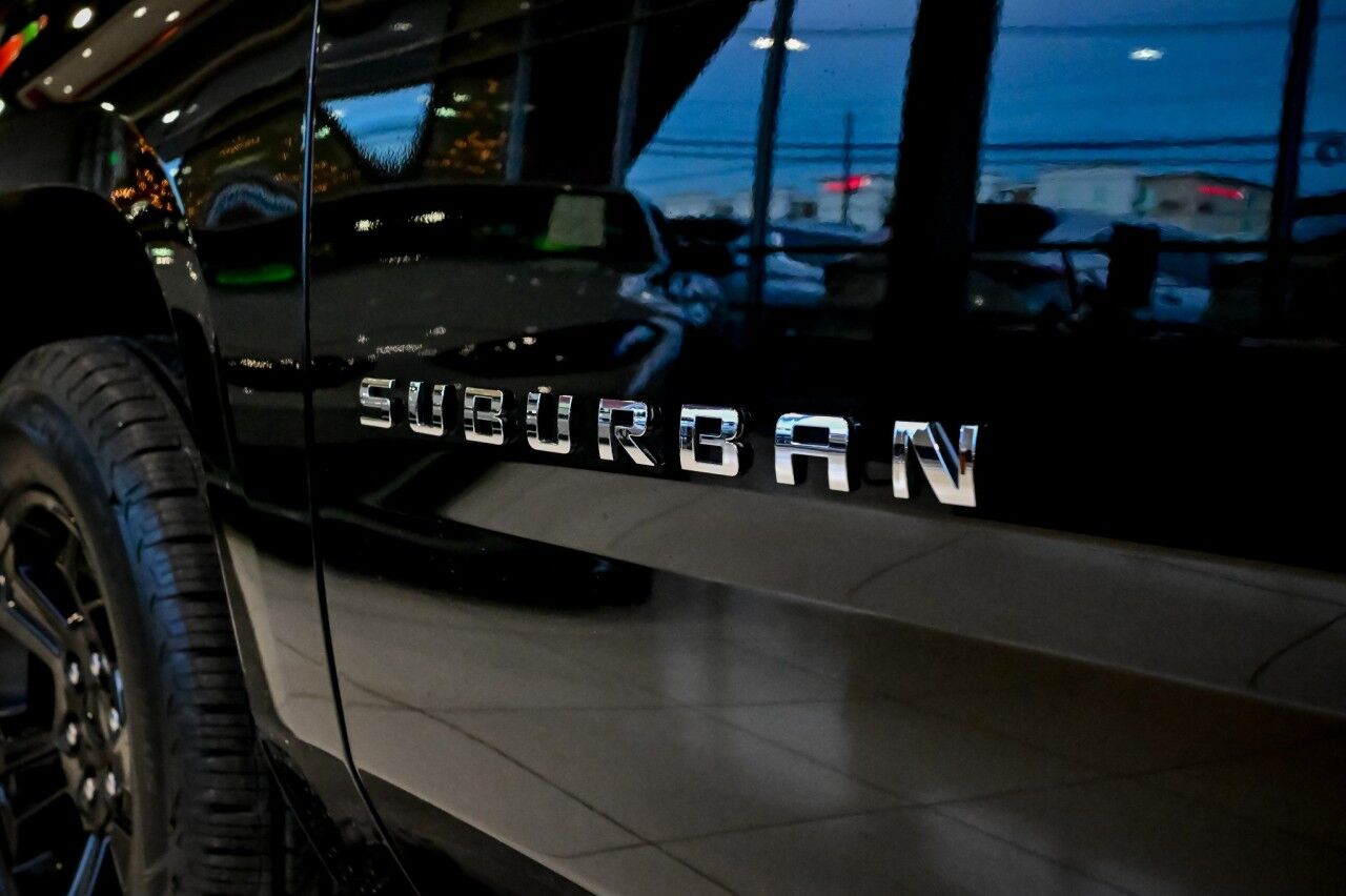 2020 Chevrolet Suburban LT, Z71, Sunroof, Entertainment Pkg Springfield NJ