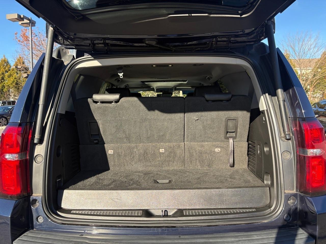 2020 Chevrolet Tahoe LT, FORWARD COLLISION ALERT, LANE KEEP ASSIST, BLIND SPOT ALERT, POWER LIFTGATE, POWER 3RD ROW SEATS, ROOF RACKS, HEATED SEATS, APPLE CARPLAY/ANDROID AUTO, CLEAN CARFAX, TAKE HOME A TAHOE! Virginia Beach VA