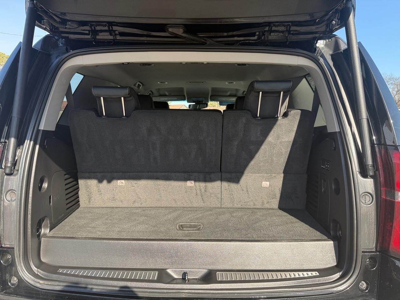 2020 Chevrolet Tahoe LT Z71 4X4, APPLE CARPLAY/ANDROID AUTO, HEATED SEATS, HEATED 2ND ROW, POWER LIFTGATE, BACKUP CAMERA, UNIVERSAL GARAGE DOOR OPENER, BOSE SPEAKERS, REMOTE KEYLESS ENTRY, CAPTAINS CHAIRS, 3RD ROW, RUNNING BOARDS, TOW HOOKS, CLEAN CARFAX! Norfolk VA