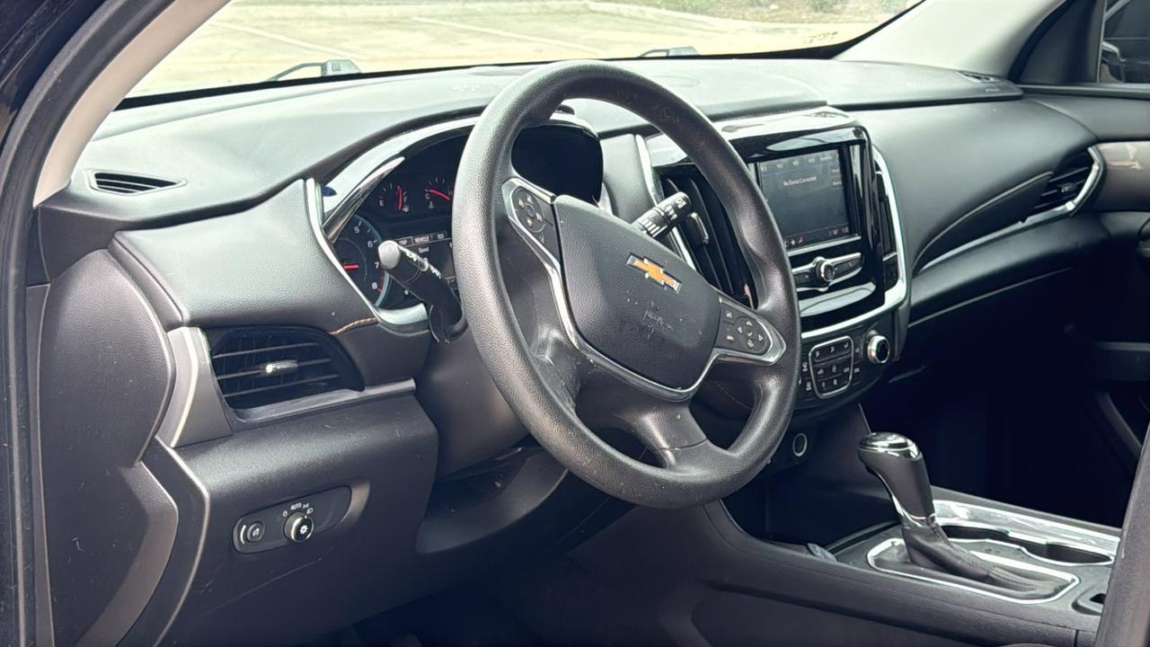 2020 Chevrolet Traverse LS  Selma TX