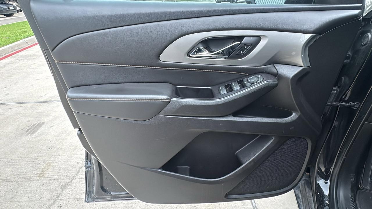 2020 Chevrolet Traverse LS  Selma TX