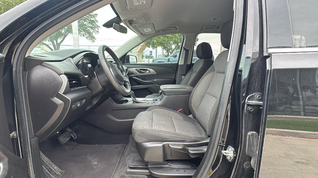 2020 Chevrolet Traverse LS  Selma TX