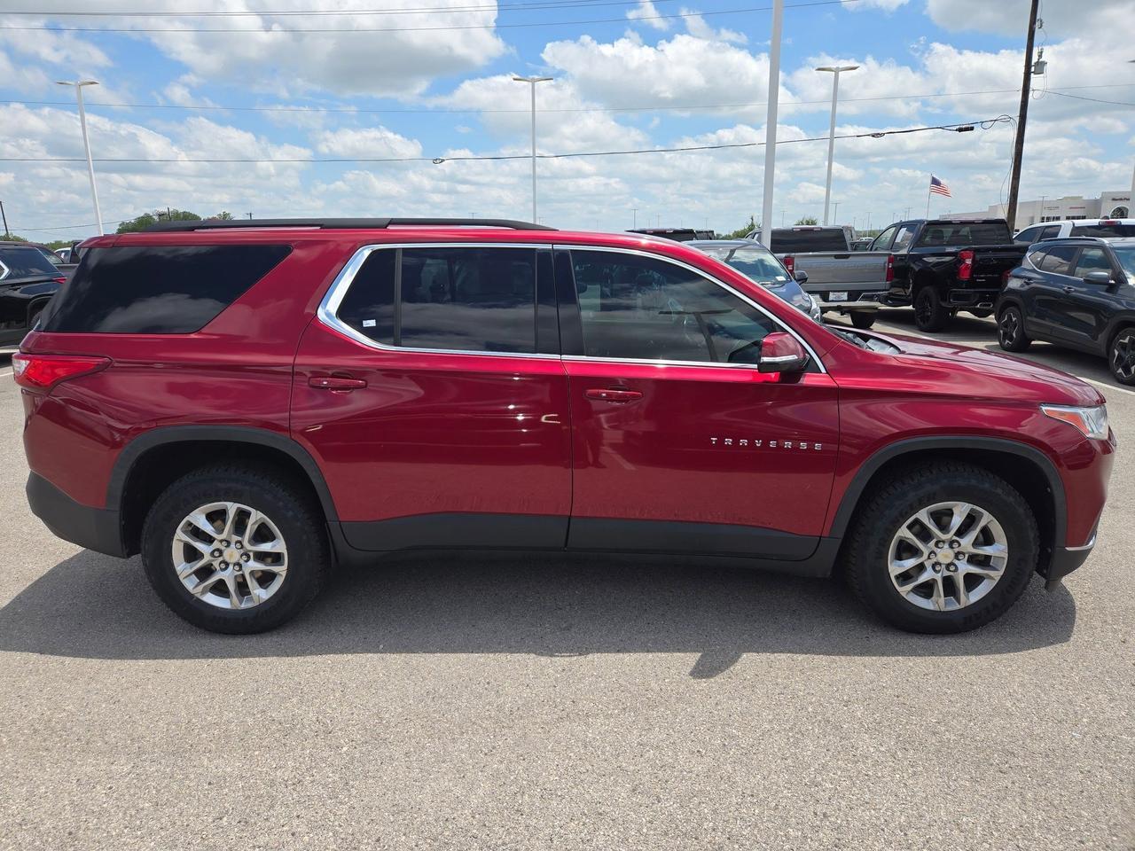 2020 Chevrolet Traverse LT Cloth