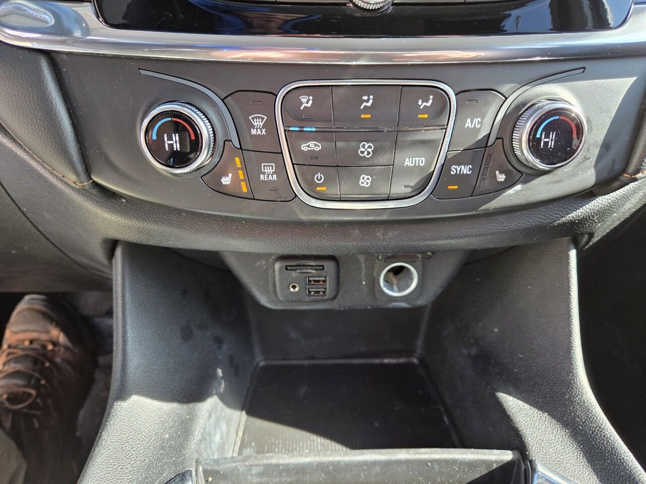 2020 Chevrolet Traverse LT Leather Charlton MA