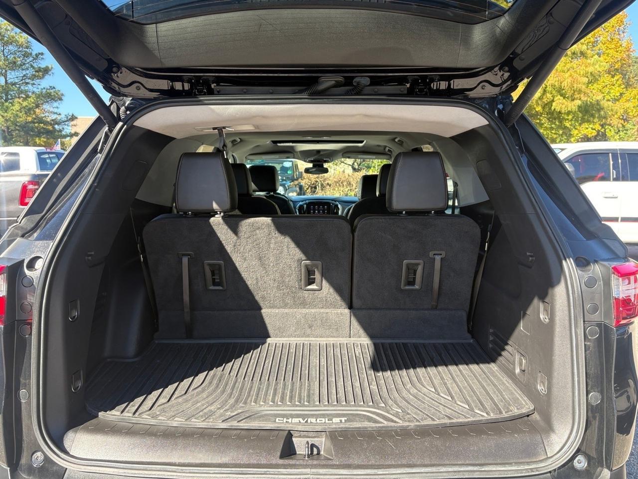 2020 Chevrolet Traverse LT Leather, LANE KEEP ASSIST, POWER LIFTGATE, BLIND SPOT ALERT, FORWARD COLLISION ALERT, SUNROOF, HEATED SEATS, APPLE CARPLAY/ANDROID AUTO, 3RD ROW SEATING, BACKUP CAMERA, ONLY 47K MILES, THIS SUV IS A STEAL! Virginia Beach VA