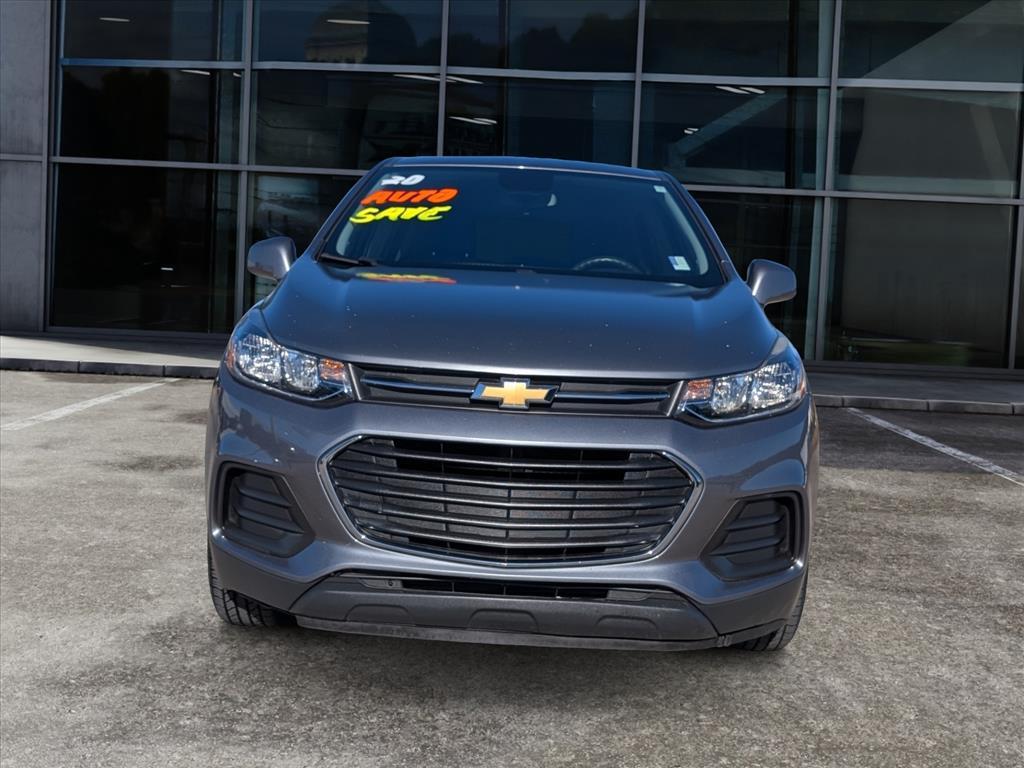 2020 Chevrolet Trax LS photo 3