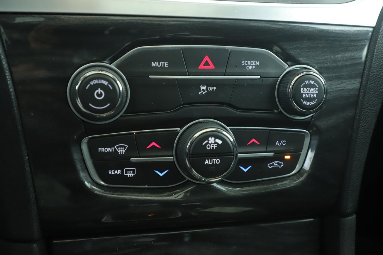 2020 Chrysler 300 Touring L