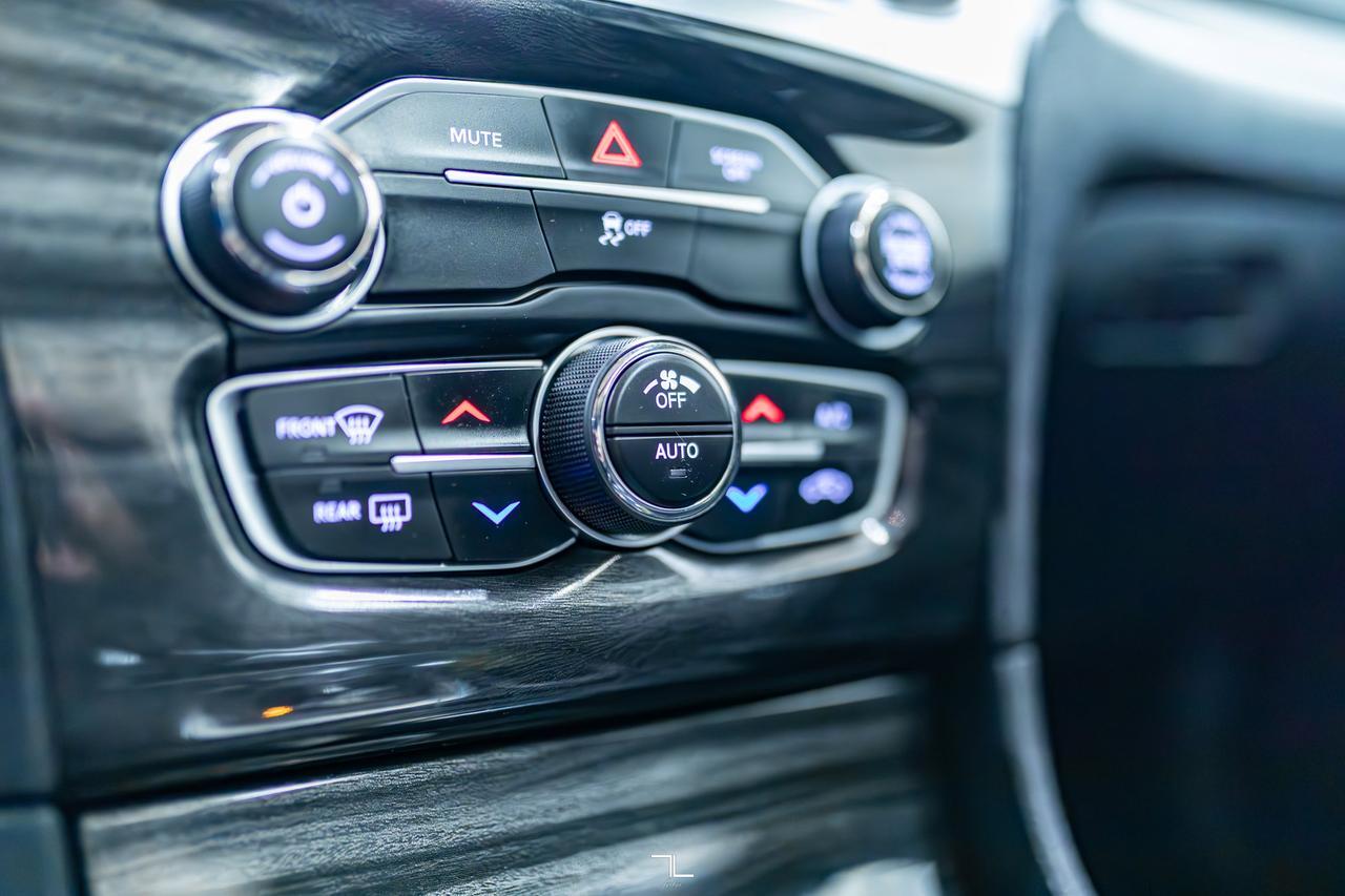 2020 Chrysler 300 Touring Leather Roof Nav BCam Red Deer AB