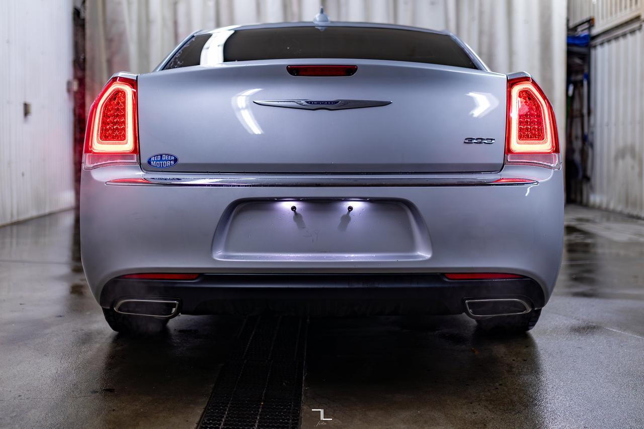 2020 Chrysler 300 Touring Leather Roof Nav BCam Red Deer AB