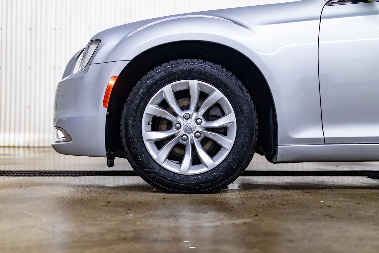 2020 Chrysler 300 Touring Leather Roof Nav BCam Red Deer AB