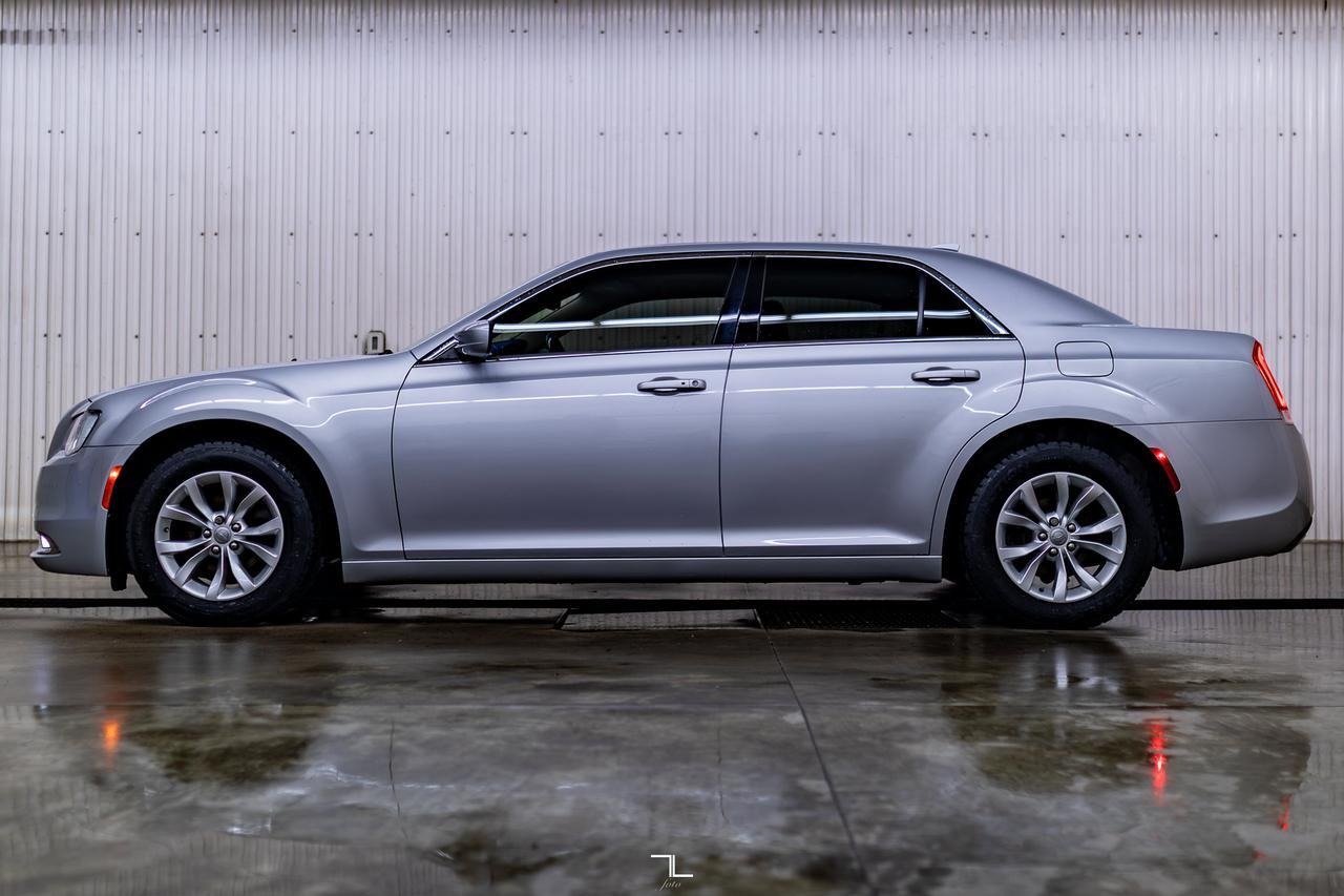 2020 Chrysler 300 Touring Leather Roof Nav BCam Red Deer AB