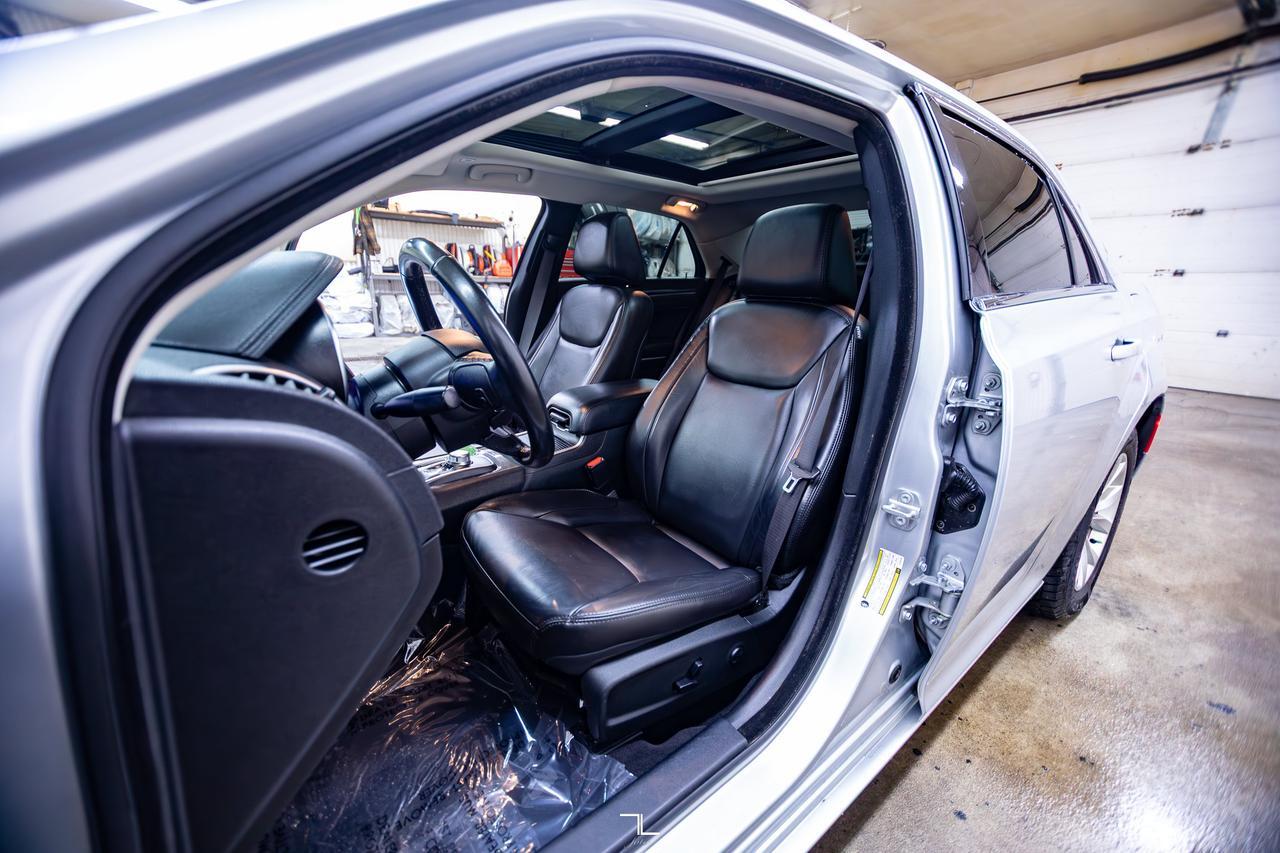 2020 Chrysler 300 Touring Leather Roof Nav BCam Red Deer AB