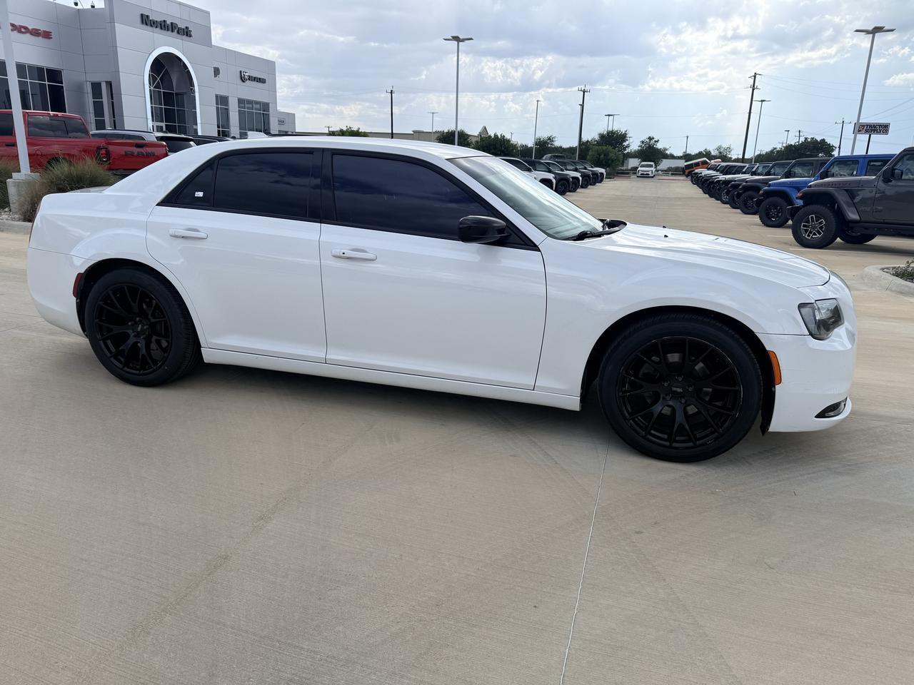 2020 Chrysler 300 Touring