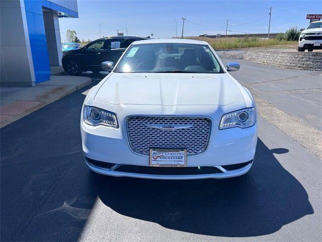 2020 Chrysler 300 Touring