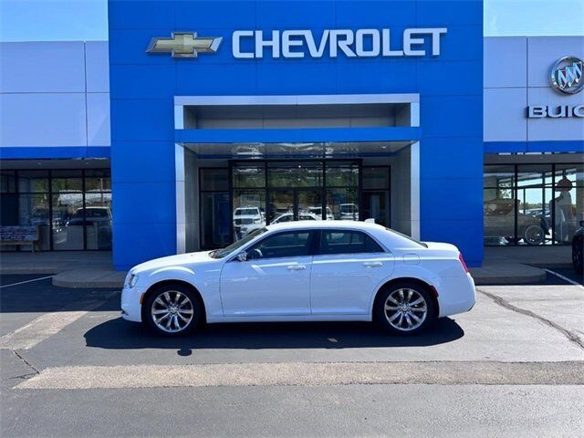 2020 Chrysler 300 Touring