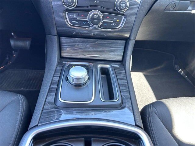 2020 Chrysler 300 Touring Farmington MO