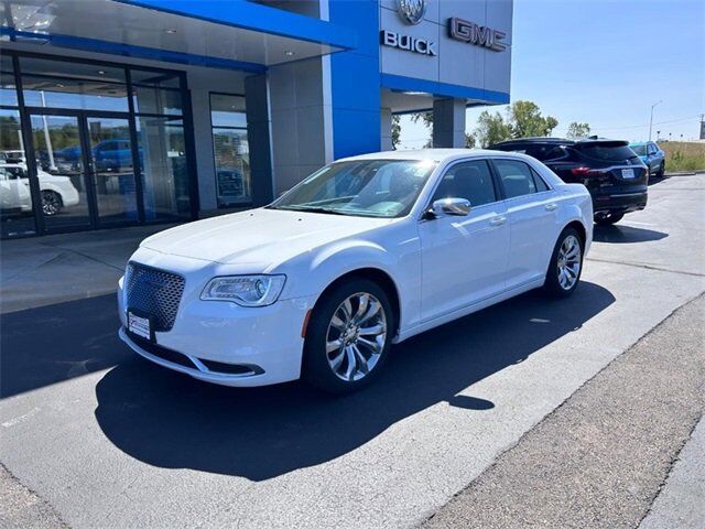 2020 Chrysler 300 Touring