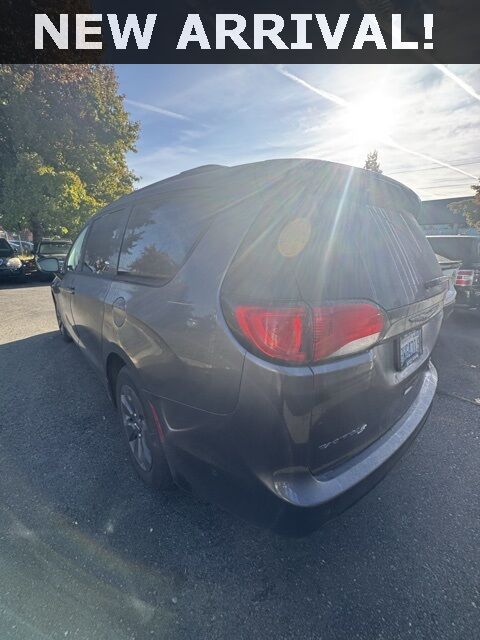 2020 Chrysler Pacifica Hybrid Limited Renton WA