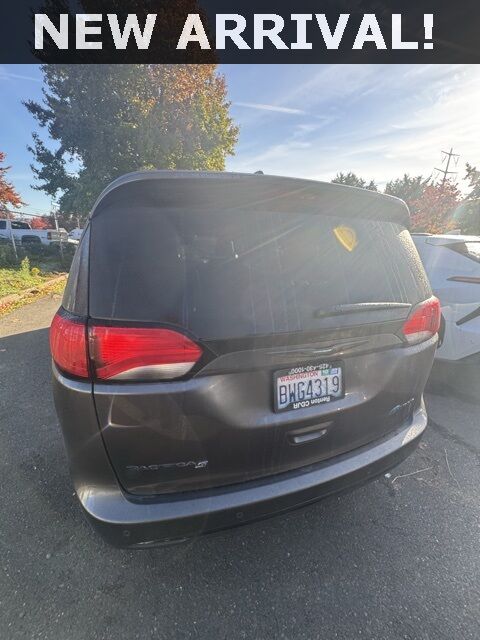 2020 Chrysler Pacifica Hybrid Limited Renton WA