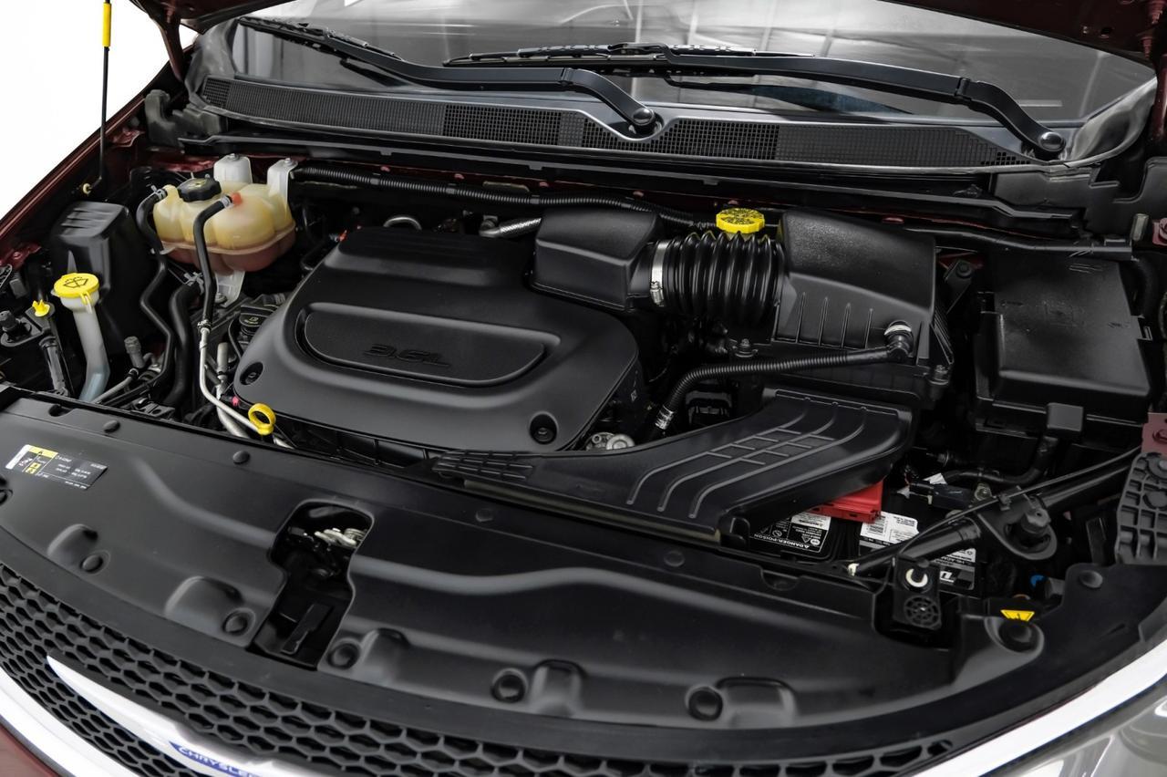 2020 Chrysler Pacifica LIMITED BLIND SPOT NAVIGATION PANORAMA LEATHER HEATED & COOLED S Carrollton TX