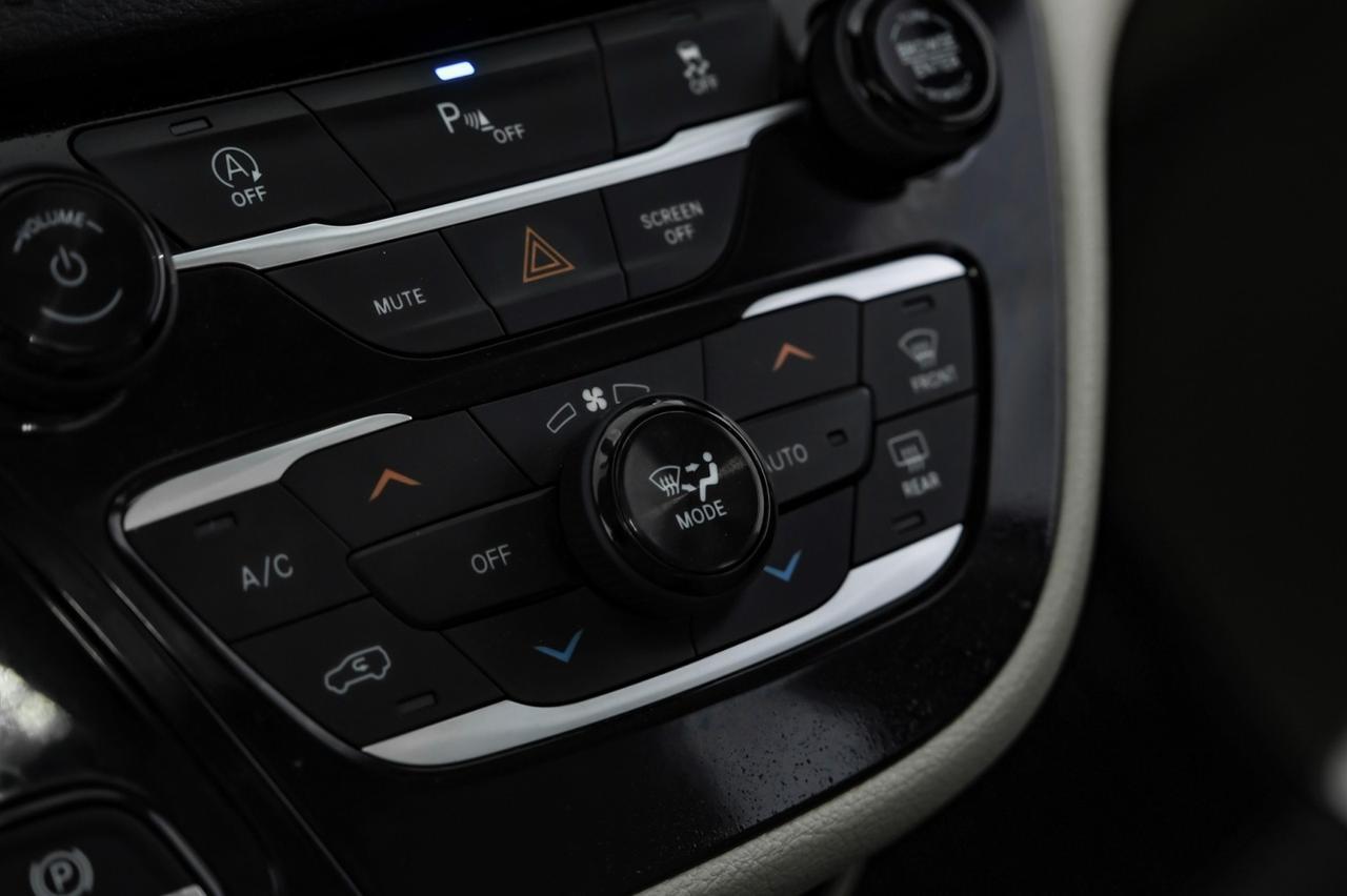 2020 Chrysler Pacifica LIMITED BLIND SPOT NAVIGATION PANORAMA LEATHER HEATED & COOLED SEATS REAR CAMERA Carrollton TX