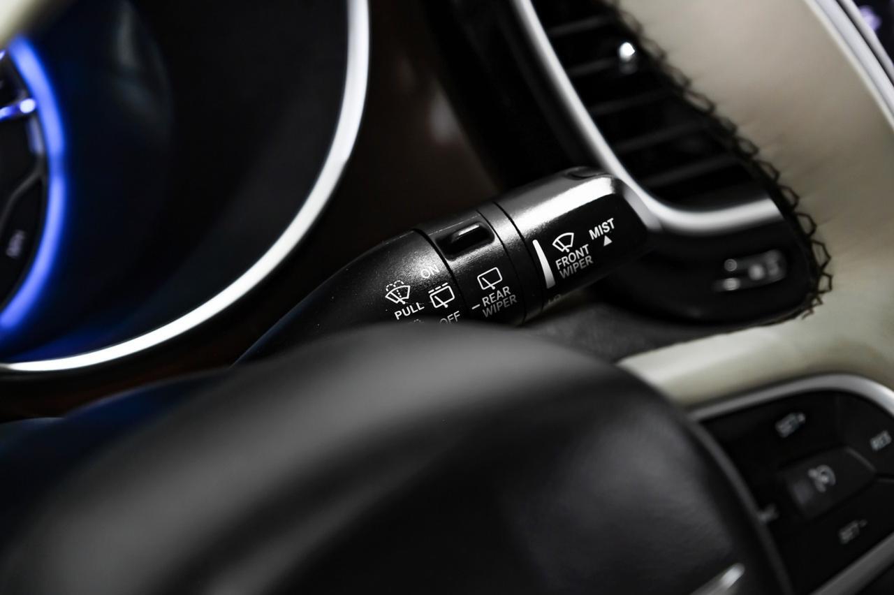 2020 Chrysler Pacifica LIMITED BLIND SPOT NAVIGATION PANORAMA LEATHER HEATED & COOLED SEATS REAR CAMERA Carrollton TX