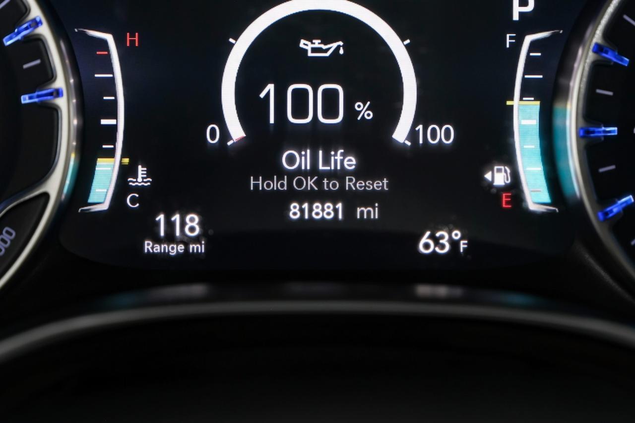 2020 Chrysler Pacifica LIMITED BLIND SPOT NAVIGATION PANORAMA LEATHER HEATED & COOLED SEATS REAR CAMERA Carrollton TX