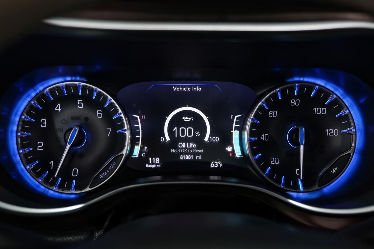 2020 Chrysler Pacifica LIMITED BLIND SPOT NAVIGATION PANORAMA LEATHER HEATED & COOLED SEATS REAR CAMERA Carrollton TX