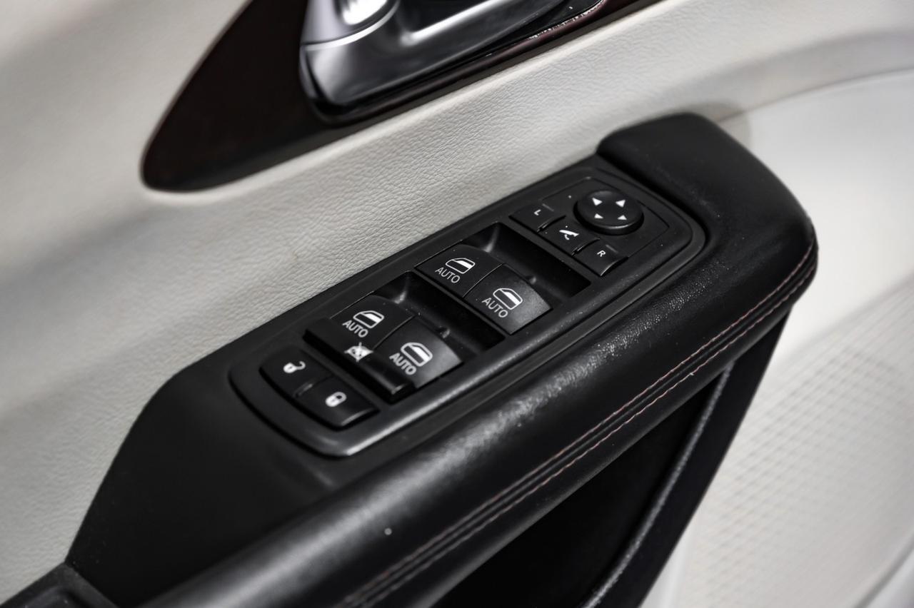 2020 Chrysler Pacifica LIMITED BLIND SPOT NAVIGATION PANORAMA LEATHER HEATED & COOLED SEATS REAR CAMERA Carrollton TX