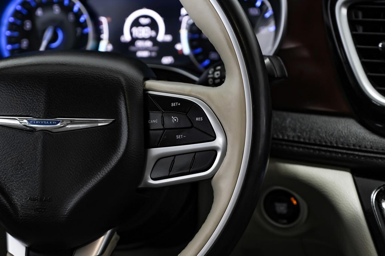 2020 Chrysler Pacifica LIMITED BLIND SPOT NAVIGATION PANORAMA LEATHER HEATED & COOLED SEATS REAR CAMERA Carrollton TX