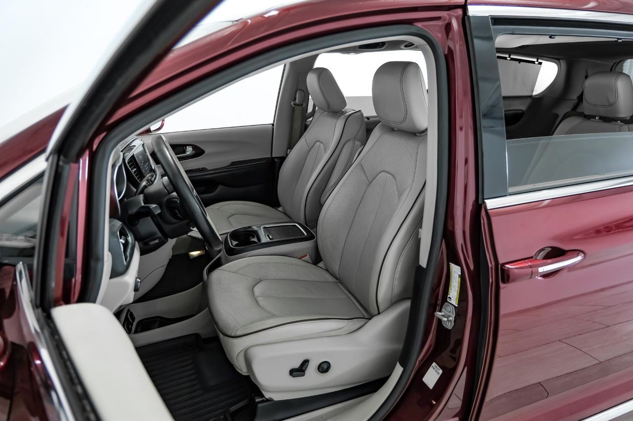 2020 Chrysler Pacifica LIMITED BLIND SPOT NAVIGATION PANORAMA LEATHER HEATED & COOLED SEATS REAR CAMERA Carrollton TX