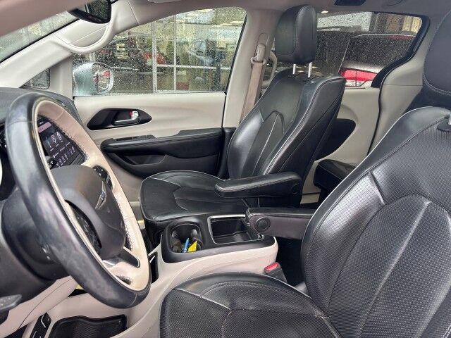 2020 Chrysler Pacifica Limited Cleveland OH