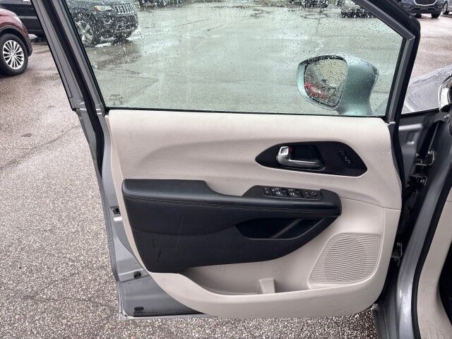 2020 Chrysler Pacifica Limited Cleveland OH